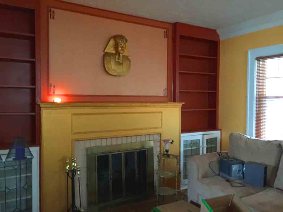 livingroom-before-fireplace