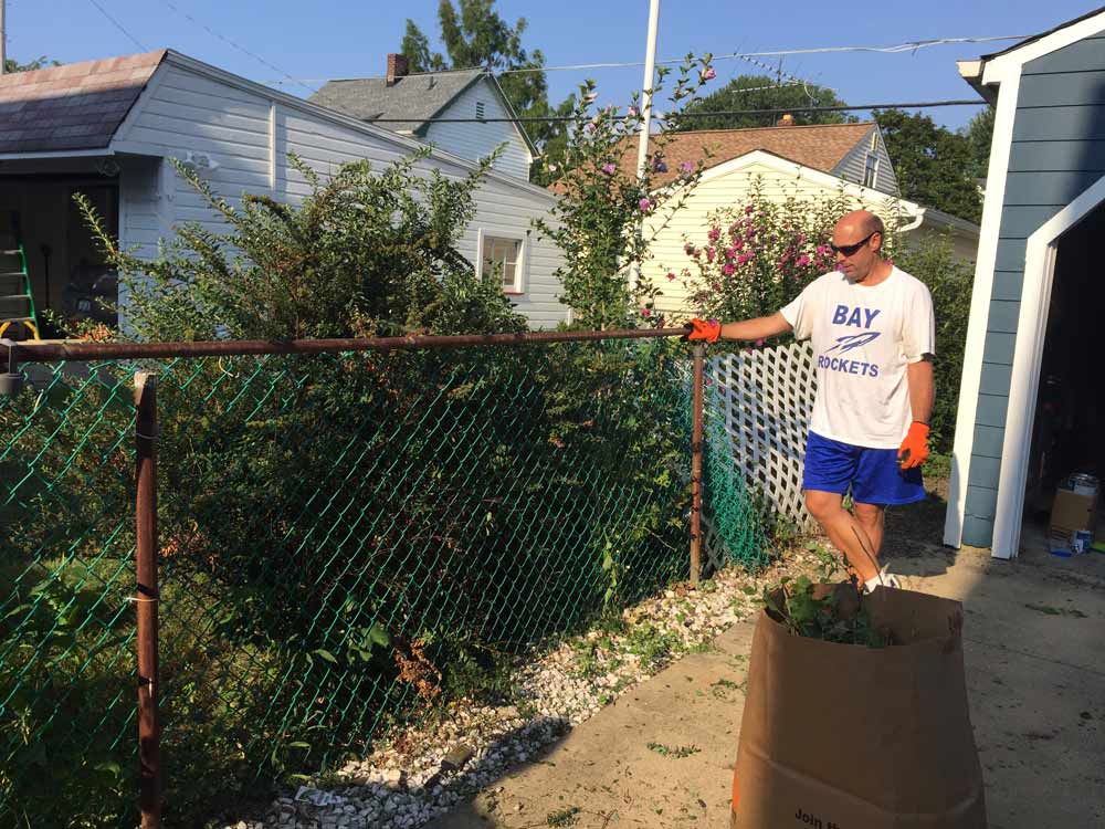 How To Repair a Chain Link Fence - This Old House